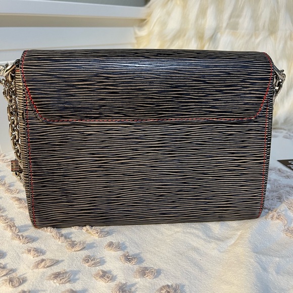 ✨SOLD✨Louis Vuitton Twist MM - Picture 7 of 15